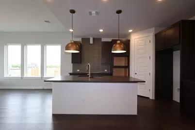 537 Bloomington Loop, Hutto, TX 78634 - Photo 5