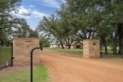 101 Shady Oaks Trail, Liberty Hill, TX 78642 - Photo 7