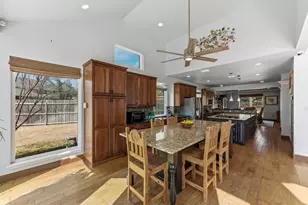 5705 Ballenton Ct, Austin, TX 78739 - Photo 11