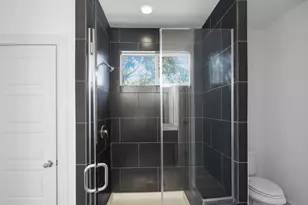 7208 Bertram Ct, Austin, TX 78741 - Photo 21