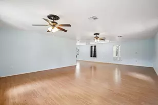 105 Daisy Ln, Bastrop, TX 78602 - Photo 25