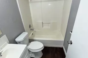 830 W Hutchins Pl, San Antonio, TX 78221 - Photo 5