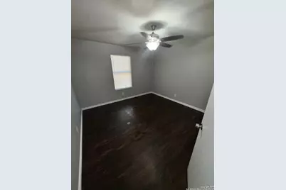 830 W Hutchins Place #11, San Antonio, TX 78221 - Photo 3