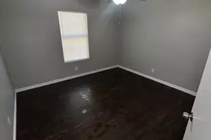 830 W Hutchins Pl, San Antonio, TX 78221 - Photo 3