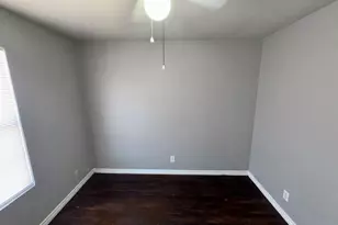 830 W Hutchins Pl, San Antonio, TX 78221 - Photo 7