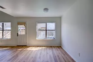 512 Eberhart Ln, Austin, TX 78745 - Photo 9