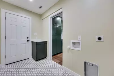 2504 Deerfoot Trail, Austin, TX 78704 - Photo 33