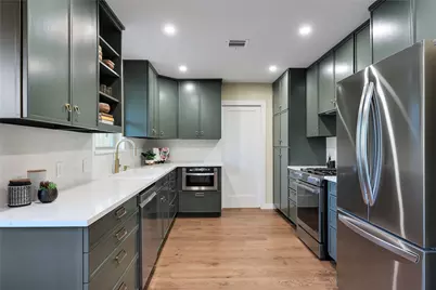 2504 Deerfoot Trail, Austin, TX 78704 - Photo 13