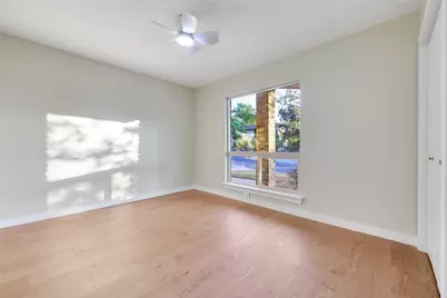 2504 Deerfoot Trail, Austin, TX 78704 - Photo 31