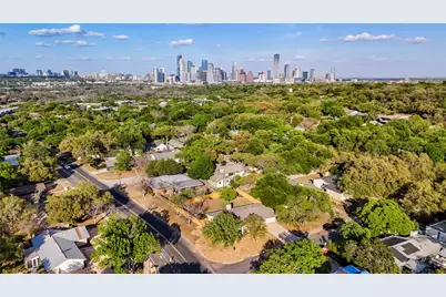 2504 Deerfoot Trail, Austin, TX 78704 - Photo 39