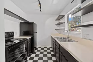 3902 Peterson Ave, Austin, TX 78756 - Photo 9