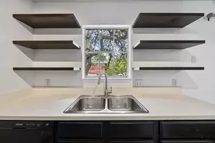 3902 Peterson Ave, Austin, TX 78756 - Photo 11