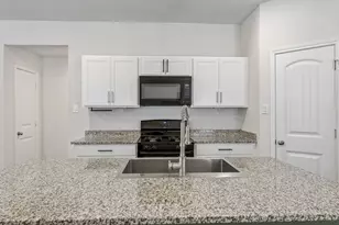 216 Dorchester Dr, Uhland, TX 78640 - Photo 5