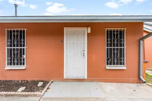 1210 Perez St, Austin, TX 78721 - Photo 11