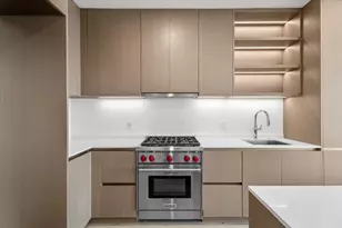 610 Davis St, Austin, TX 78701 - Photo 1