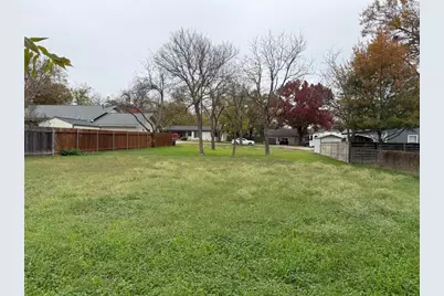 510 E 17th Street, Georgetown, TX 78626 - Photo 3