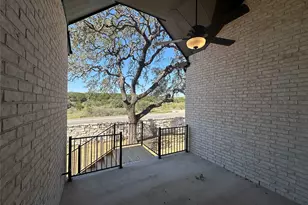 144 Tinctoria Creek Dr, Kyle, TX 78640 - Photo 9