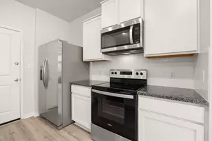 605 W South St, Leander, TX 78641 - Photo 19