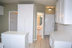 30007 Oakland Hills Dr, Georgetown, TX 78628 - Photo 11