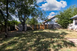 6415 Jennings Dr, Austin, TX 78727 - Photo 31