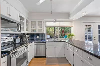 8605 Primrose Lane, Austin, TX 78757 - Photo 9