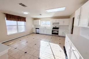 2727 High Point Dr, Round Rock, TX 78664 - Photo 9
