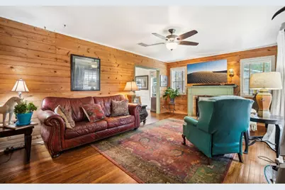 801 Bishop Street, Smithville, TX 78957 - Photo 15