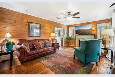 801 Bishop Street, Smithville, TX 78957 - Photo 15