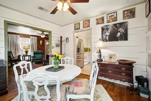 801 Bishop St, Smithville, TX 78957 - Photo 17