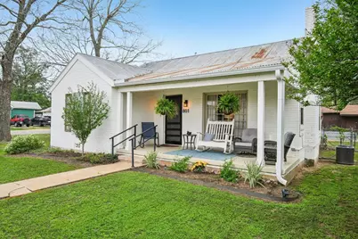 801 Bishop Street, Smithville, TX 78957 - Photo 7