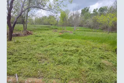 206 W Roberts Avenue, Rockdale, TX 76567 - Photo 9