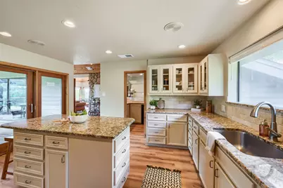 509 Coventry Road, Spicewood, TX 78669 - Photo 17