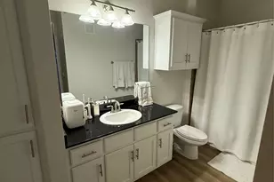 910 W 25th St, Austin, TX 78705 - Photo 11