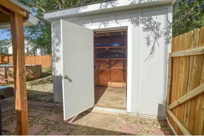 1217 Jones Street, Smithville, TX 78957 - Photo 27