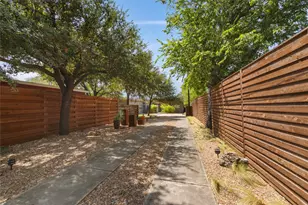 1117 Stobaugh St, Austin, TX 78757 - Photo 29