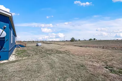 260 Castellana Way, Elgin, TX 78621 - Photo 3