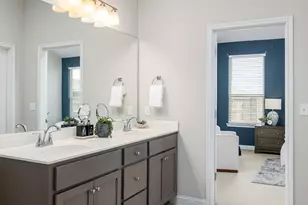 8204 Silhouette St, Austin, TX 78744 - Photo 13