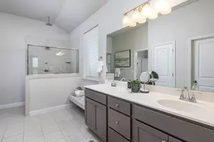 8204 Silhouette St, Austin, TX 78744 - Photo 13