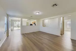 101 Bandara Woods Blvd, Elgin, TX 78621 - Photo 3