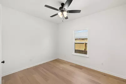 271 S Manse Avenue, Giddings, TX 78942 - Photo 15