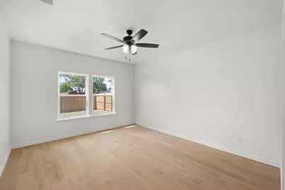 271 S Manse Avenue, Giddings, TX 78942 - Photo 17