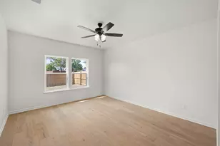 271 S Manse Ave, Giddings, TX 78942 - Photo 17