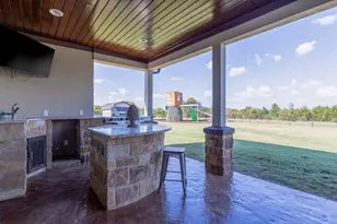 1124 Co Rd 301, Elgin, TX 78621 - Photo 7