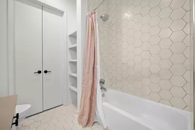 800 Embassy Drive #124, Austin, TX 78702 - Photo 15