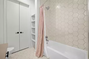 800 Embassy Dr, Austin, TX 78702 - Photo 15