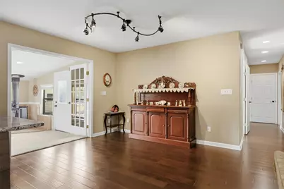 410 N Burnet Street, Manor, TX 78653 - Photo 11