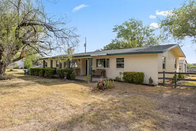 410 N Burnet Street, Manor, TX 78653 - Photo 3