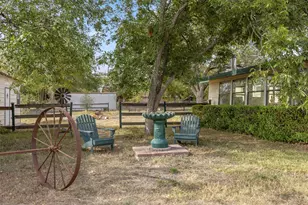 410 N Burnet St, Manor, TX 78653 - Photo 31