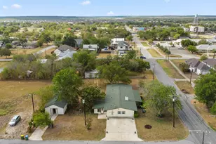 410 N Burnet St, Manor, TX 78653 - Photo 33