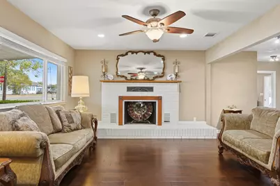 410 N Burnet Street, Manor, TX 78653 - Photo 5